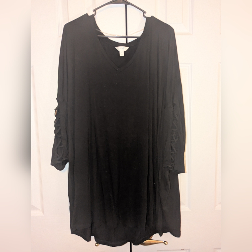 Black V-Neck Tunic with Ruched Sleeves